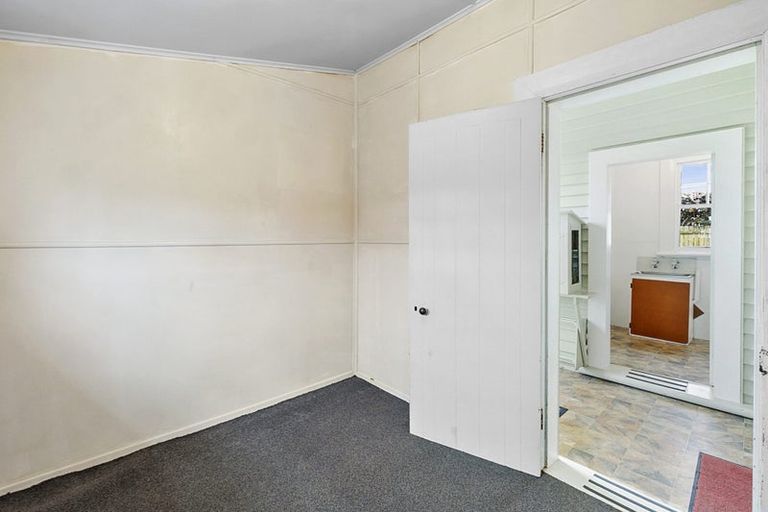 Photo of property in 17 Barrett Street, Westown, New Plymouth, 4310