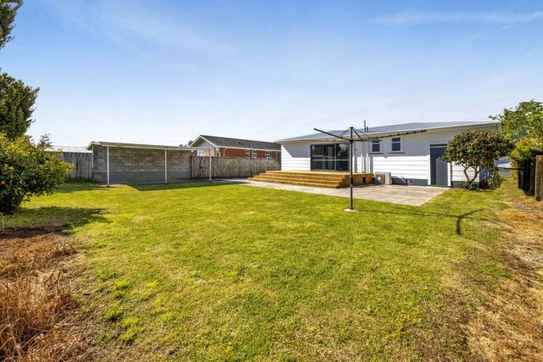 Photo of property in 37 Kamahi Avenue, Hawera, 4610