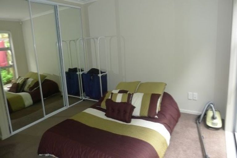 Photo of property in 275u2 Karaka Bay Road, Karaka Bays, Wellington, 6022