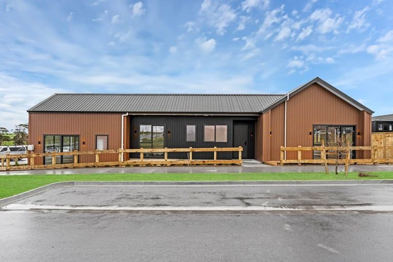 Photo of property in 93 Maungakaraka Road, Karaka, 2580
