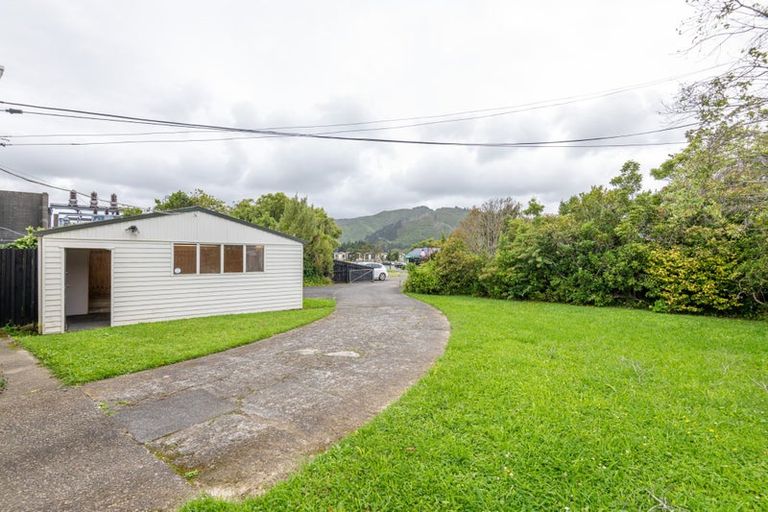 Photo of property in 5 The Strand, Wainuiomata, Lower Hutt, 5014