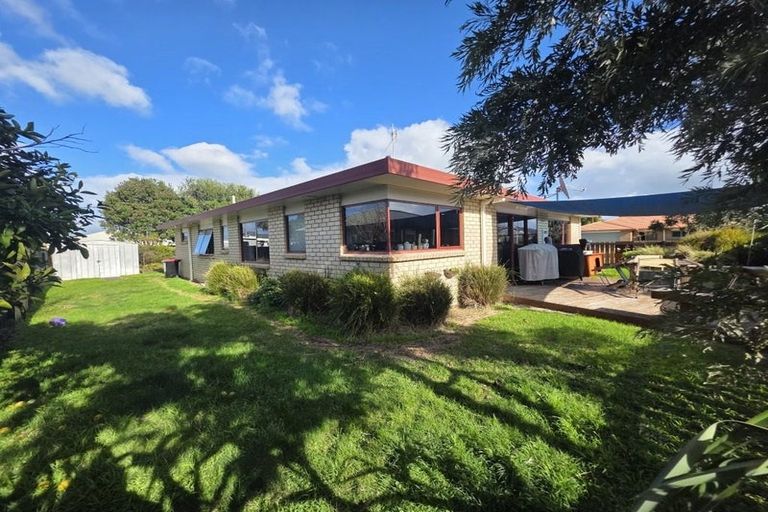 Photo of property in 16 Romana Crescent, Papamoa Beach, Papamoa, 3118