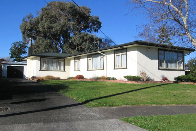 Photo of property in 15 Piper Place, Roslyn, Palmerston North, 4414