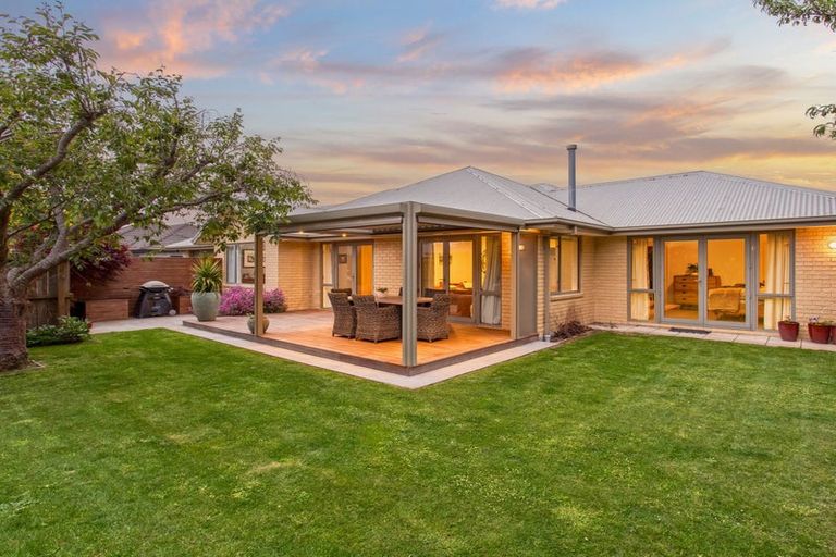 Photo of property in 53 Grimseys Road, Redwood, Christchurch, 8051
