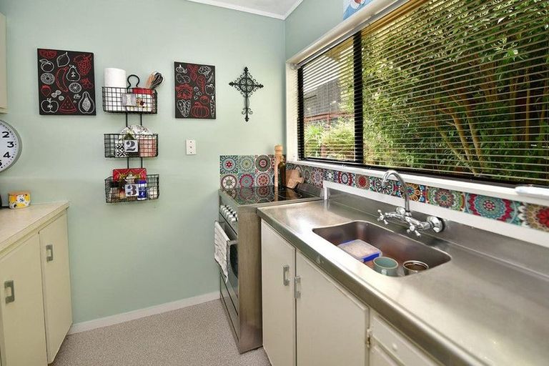 Photo of property in 1/3 Miro Street, Helensville, 0800