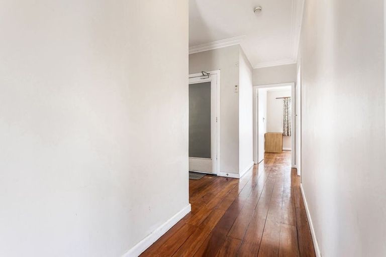 Photo of property in 58 Hutchinson Avenue, New Lynn, Auckland, 0600