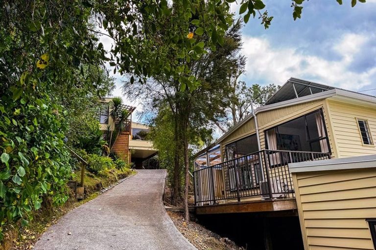 Photo of property in 71 Howard Road, Orere Point, Papakura, 2585