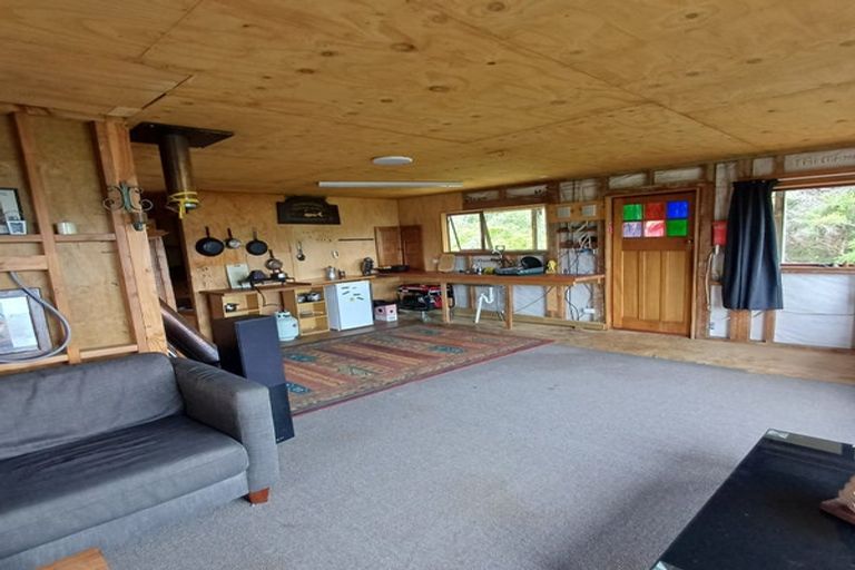 Photo of property in 7116 Kenepuru Road, Raetihi, Picton, 7282
