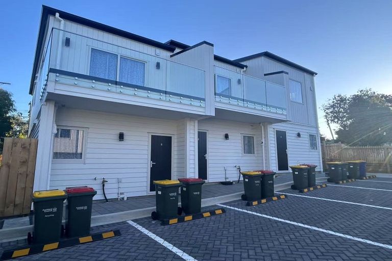 Photo of property in 1d Keegan Drive, Massey, Auckland, 0614