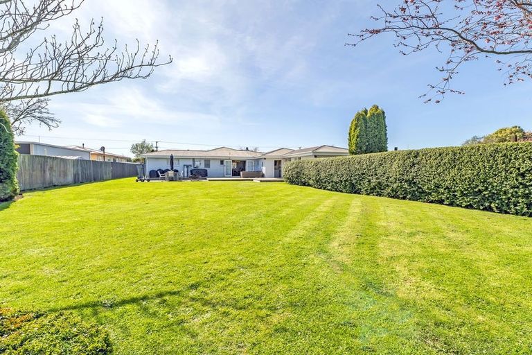 Photo of property in 35 Leeston And Lake Road, Leeston, 7632