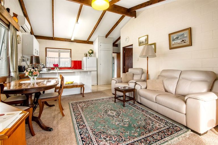 Photo of property in 23 Hatton Road, Orewa, 0931