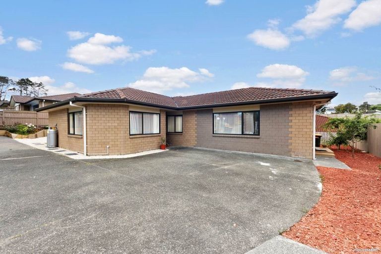 Photo of property in 45 Makora Road, Massey, Auckland, 0614