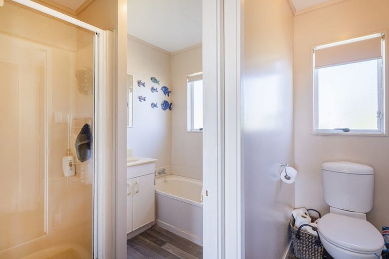 Photo of property in 21 Endeavour Close, Whitianga, 3510