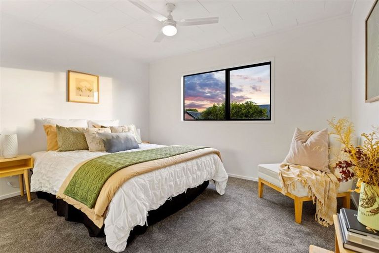 Photo of property in 1/9 Darcy Place, Massey, Auckland, 0614