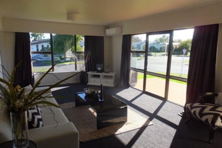 Photo of property in 2 Ridgeway Place, Glenview, Hamilton, 3206