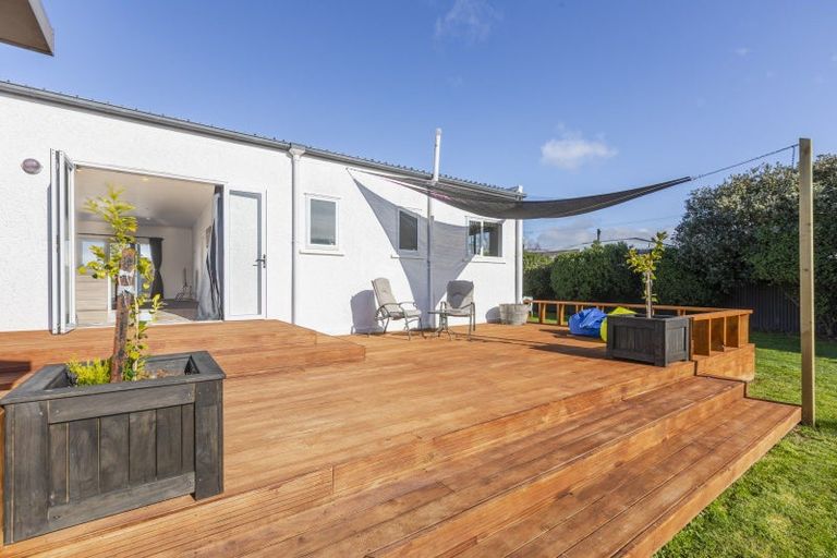 Photo of property in 3 Francis Drake Street, Waipukurau, 4200