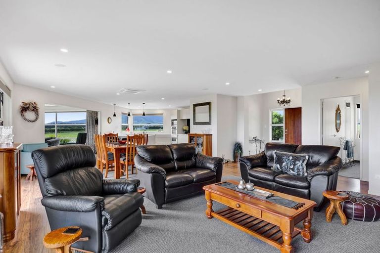 Photo of property in 253 Lwr Pitone Road, Pitone, New Plymouth, 4374