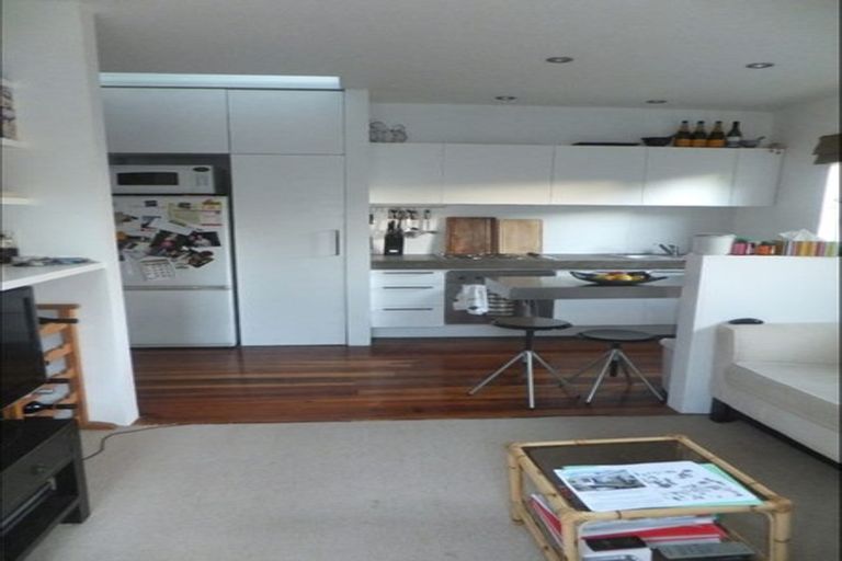 Photo of property in 133 Northland Road, Northland, Wellington, 6012