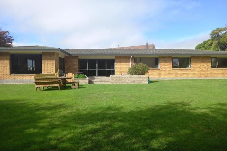 Photo of property in 2 Orsino Place, Stratford, 4332