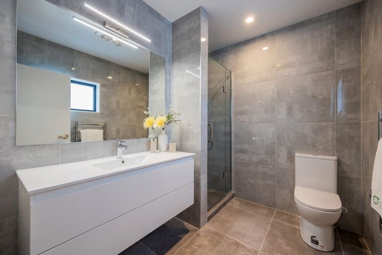 Photo of property in 4/5 Marsh Avenue, Forrest Hill, Auckland, 0620