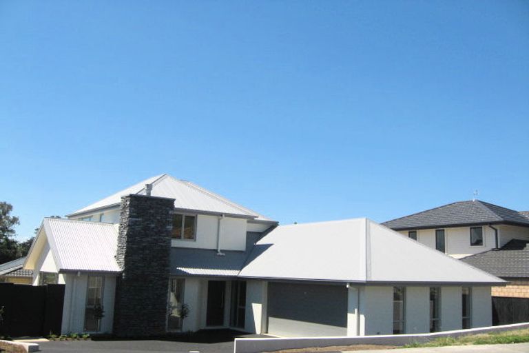 Photo of property in 15 Pentonville Close, Westmorland, Christchurch, 8025