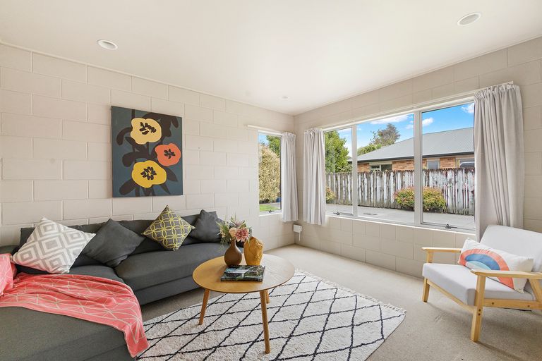 Photo of property in 4/45 Dale Crescent, Pakuranga, Auckland, 2010