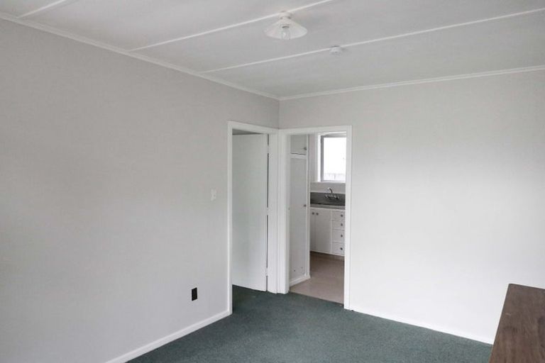 Photo of property in Barber Grove, Moera, Lower Hutt, 5010