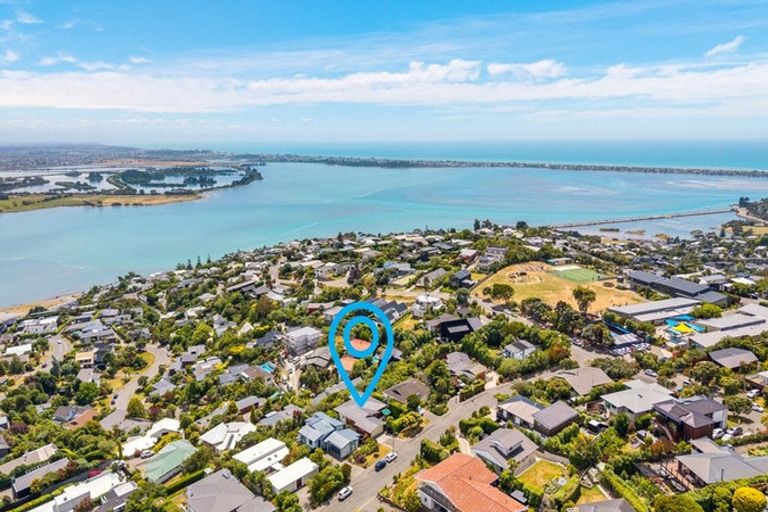 Photo of property in 11 Michael Avenue, Mount Pleasant, Christchurch, 8081