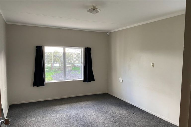 Photo of property in 2 Waimarie Park, Levin, 5510