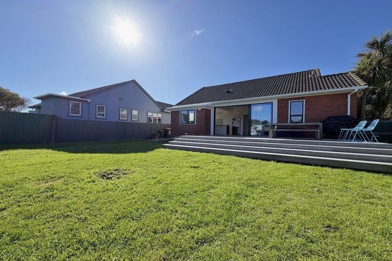 Photo of property in 25 Pirie Crescent, Moera, Lower Hutt, 5010