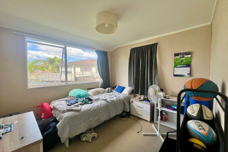 Photo of property in 40 Hassan Drive, Massey, Auckland, 0614