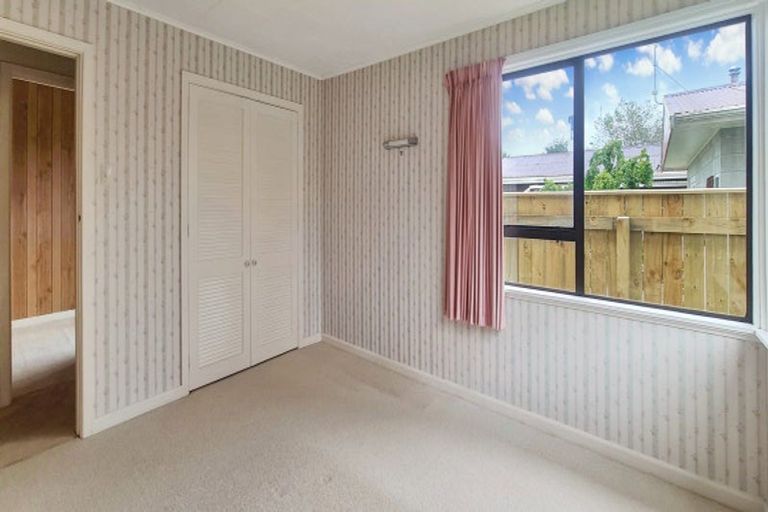 Photo of property in 2 Oaklea Avenue, Marton, 4710