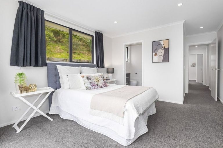 Photo of property in 22 Queen Charlotte Drive, Aotea, Porirua, 5024