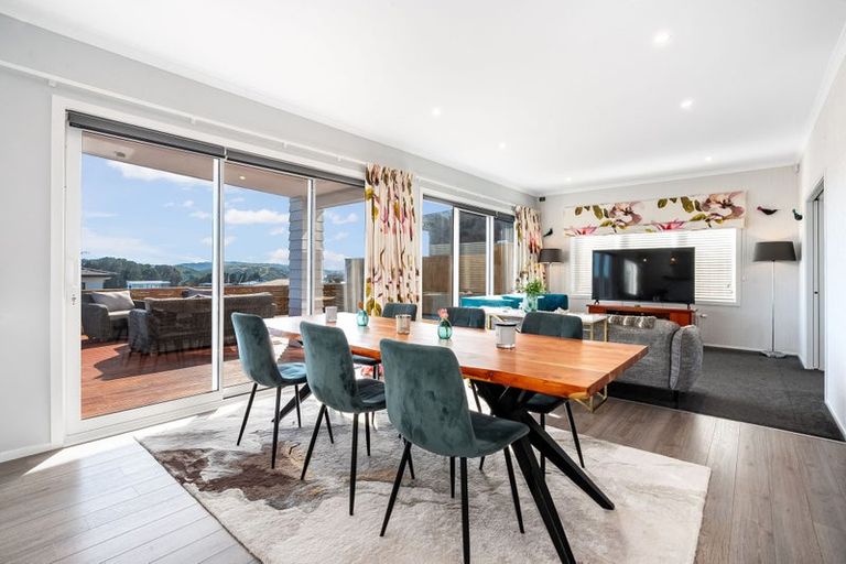 Photo of property in 3 Okataina Way, Aotea, Porirua, 5024