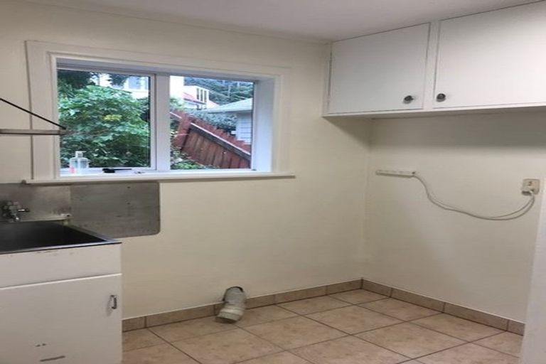 Photo of property in 22 Ferry Street, Seatoun, Wellington, 6022