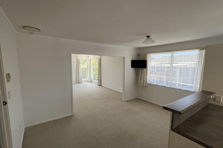 Photo of property in 27 Halberg Street, Glenfield, Auckland, 0629