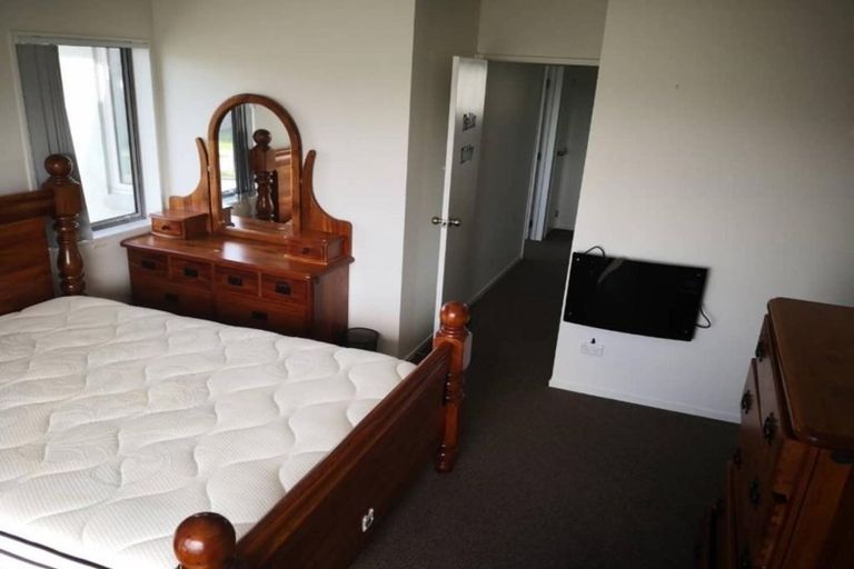 Photo of property in 2/26 Hollowout Street, Takanini, 2112