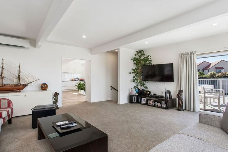 Photo of property in 1/12 Patmos Place, Mount Pleasant, Christchurch, 8081