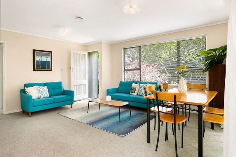 Photo of property in 111 Seymour Road, Sunnyvale, Auckland, 0612