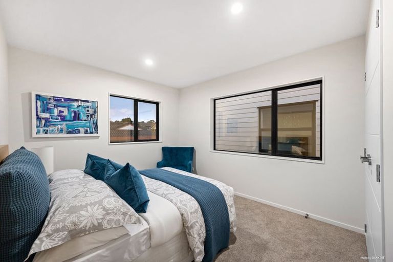 Photo of property in 152b Botany Road, Botany Downs, Auckland, 2010