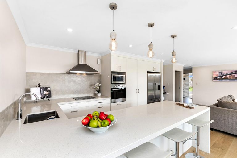 Photo of property in 6 Vivien Place, Patumahoe, Pukekohe, 2679