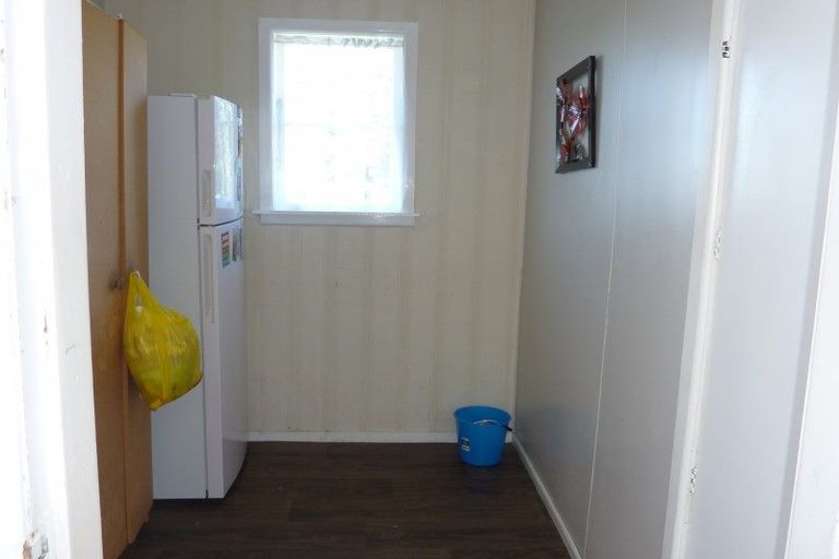 Photo of property in 1 Laurent Vc Street, Hawera, 4610