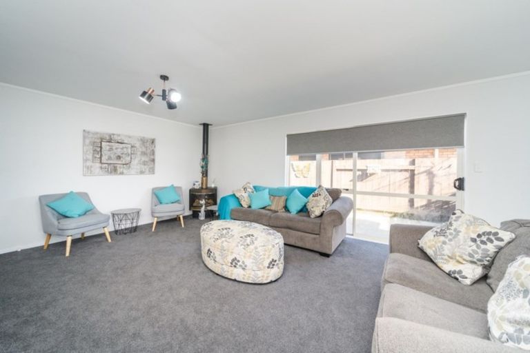 Photo of property in 18 Meridian Grove, Kelvin Grove, Palmerston North, 4414