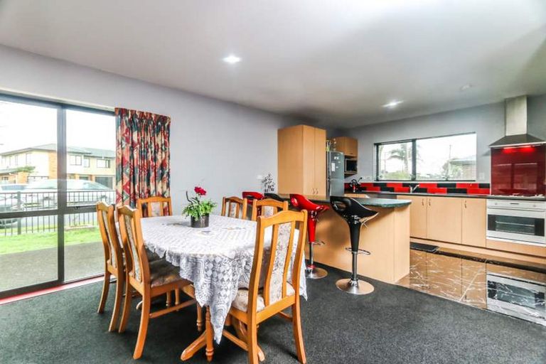 Photo of property in 23 Robertson Road, Favona, Auckland, 2024