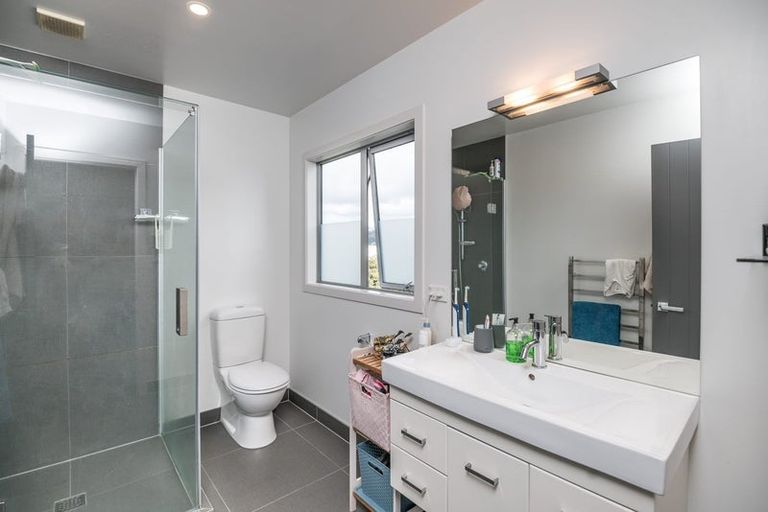 Photo of property in 104 Navigation Drive, Whitby, Porirua, 5024