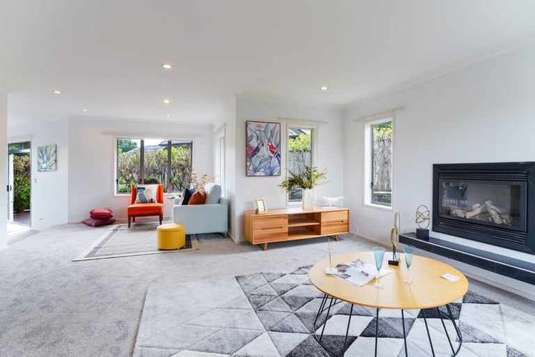 Photo of property in 12 Kouras Place, Flat Bush, Auckland, 2016