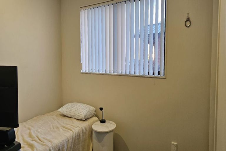 Photo of property in 714a Massey Road, Mangere, Auckland, 2022