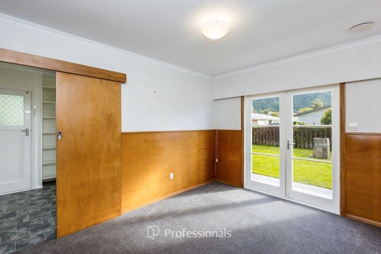 Photo of property in 61 Kashmir Avenue, Clouston Park, Upper Hutt, 5018