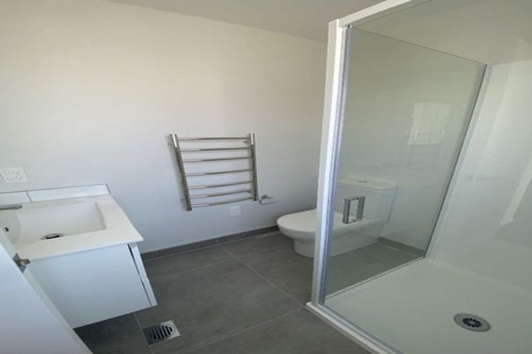 Photo of property in 4/1 Fruitvale Road, New Lynn, Auckland, 0600