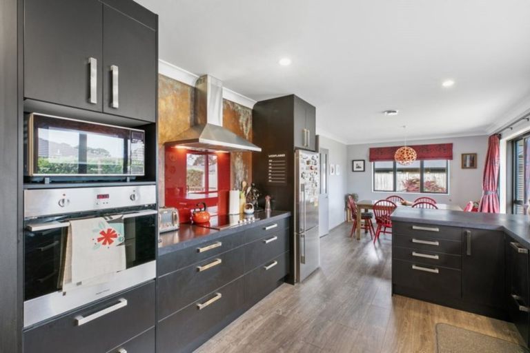 Photo of property in 3 Margaret Place, Waiuku, 2123